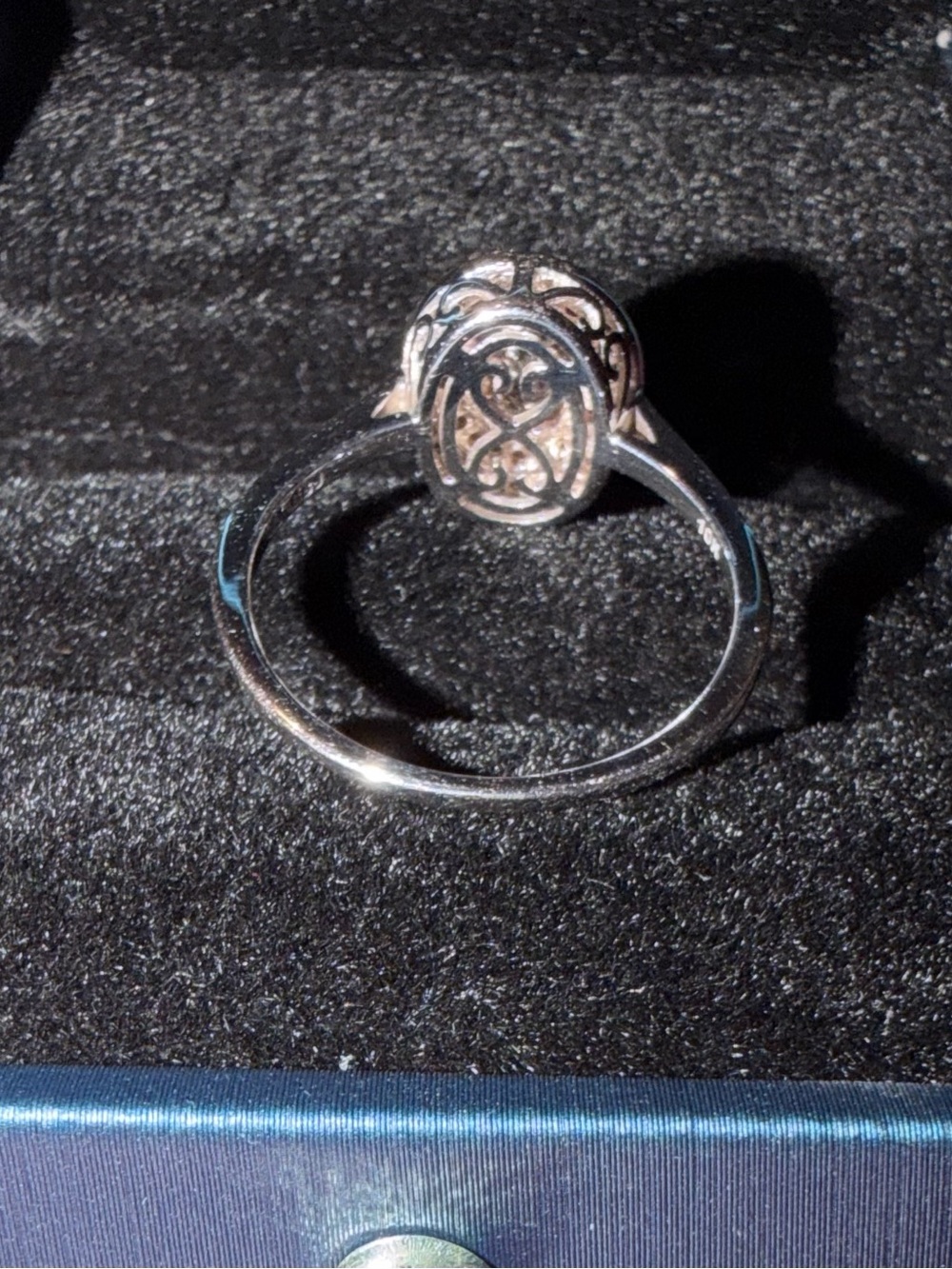 Beautiful Natural Morganite and Diamond Halo Ring 10k White Gold - Picture 5 of 8